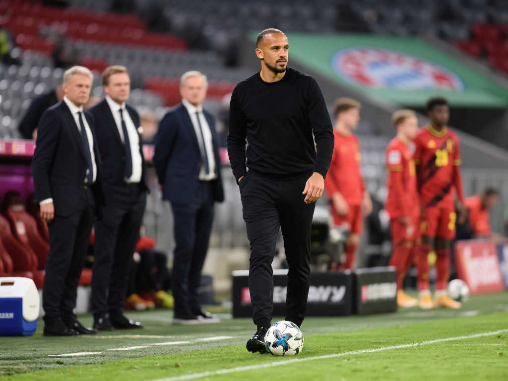 无论是在训 无论是在训